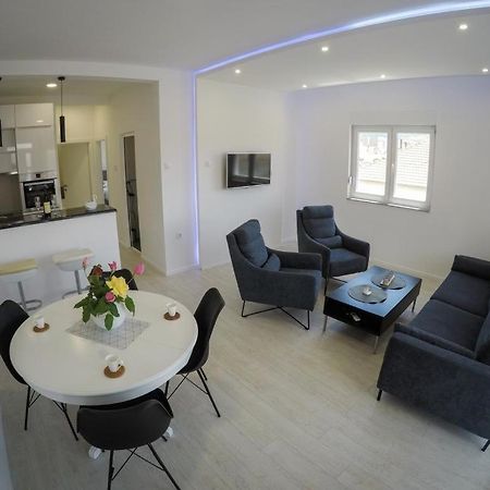 Apartments Tila เทรบินเย ภายนอก รูปภาพ