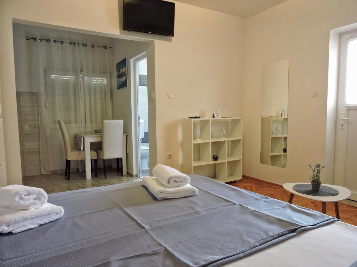 Apartments Tila เทรบินเย ภายนอก รูปภาพ