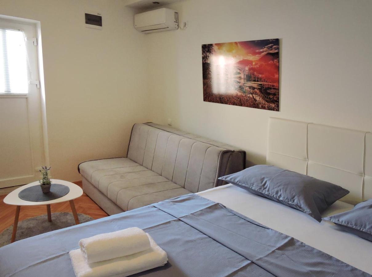 Apartments Tila เทรบินเย ภายนอก รูปภาพ