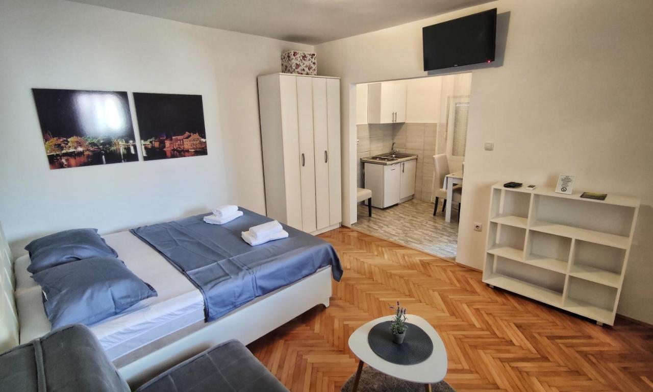 Apartments Tila เทรบินเย ภายนอก รูปภาพ