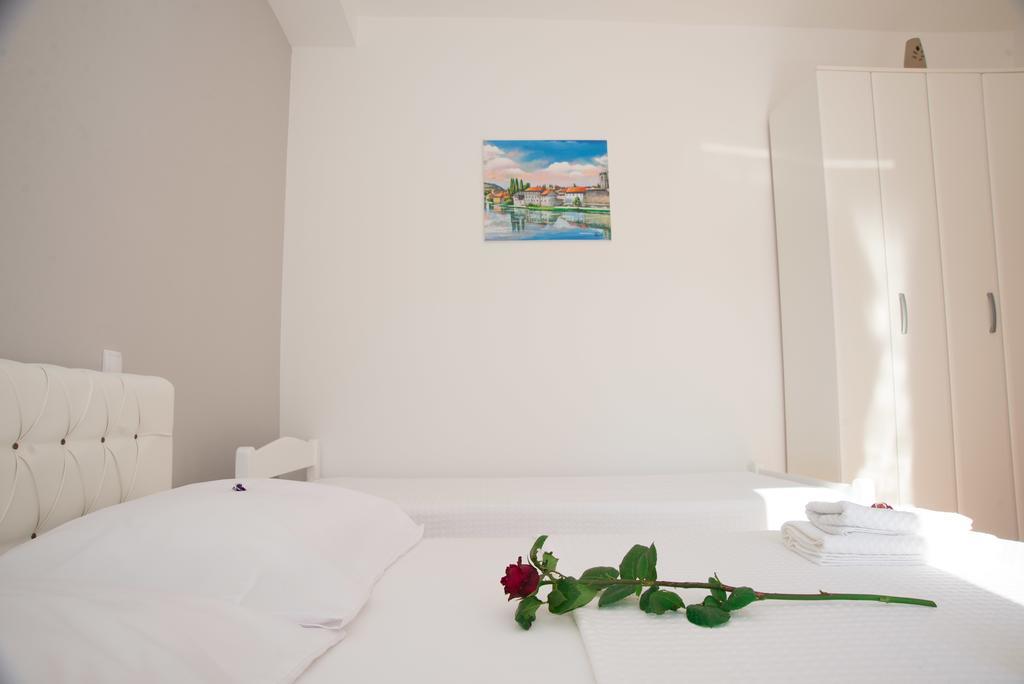 Apartments Tila เทรบินเย ภายนอก รูปภาพ