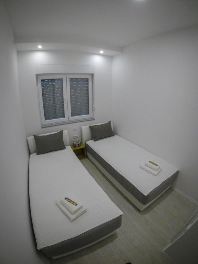 Apartments Tila เทรบินเย ภายนอก รูปภาพ